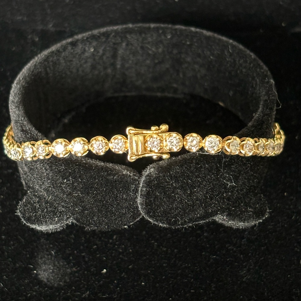 marked 3.00 CTW Tennis bracelet 18K yellow gold 7”